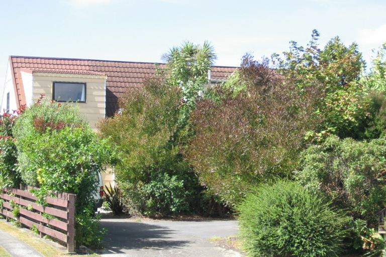 Photo of property in 58 Larchmont Grove, Totara Park, Upper Hutt, 5018