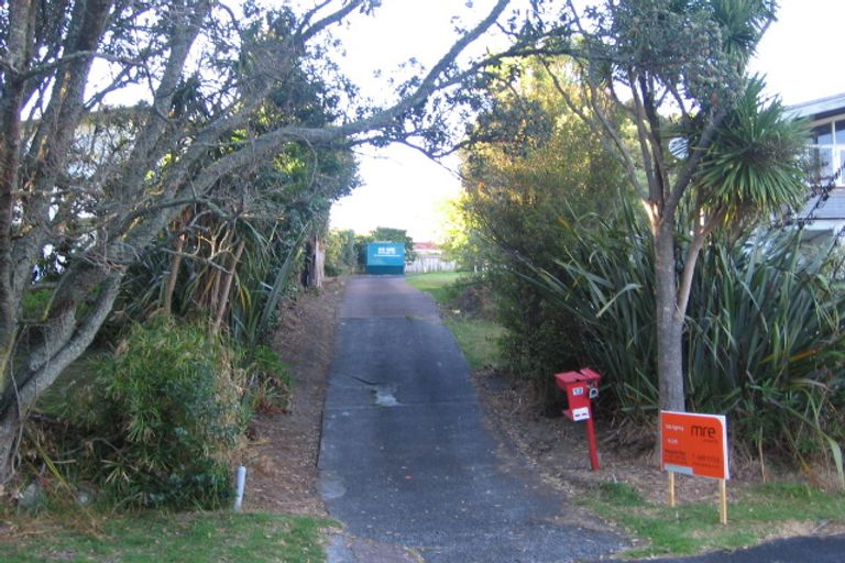 Photo of property in 12 Cheryl Place, Hillcrest, Auckland, 0627