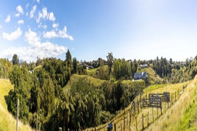 Photo of property in 57 Mcgiven Drive, Ridgewood, New Plymouth, 4371