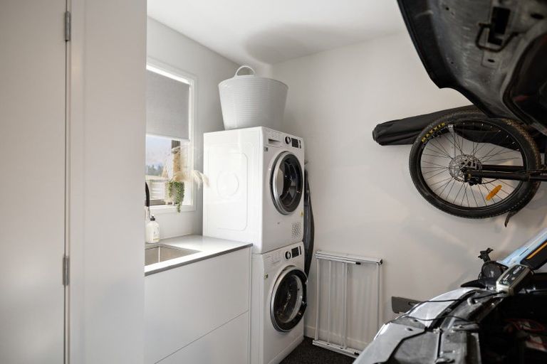 Photo of property in 13 Mcgibbon Lane, Jacks Point, 9371