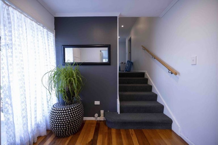 Photo of property in 4 Rembrandt Avenue, Tawa, Wellington, 5028