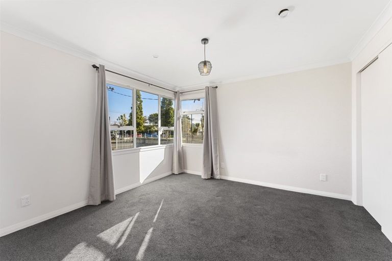 Photo of property in 31 Sanders Avenue, Westown, New Plymouth, 4310