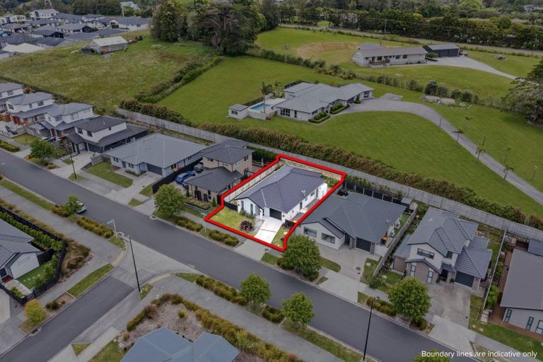Photo of property in 32 Accolage Boulevard, Kumeu, 0810