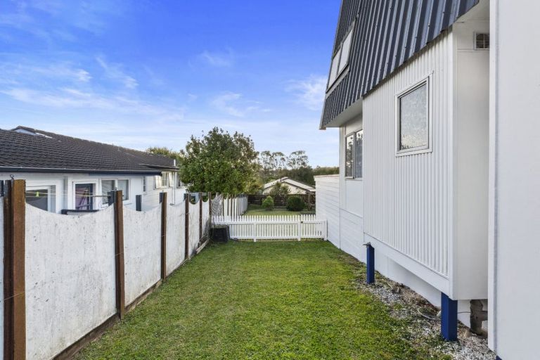Photo of property in 1/116 Prince Regent Drive, Half Moon Bay, Auckland, 2012