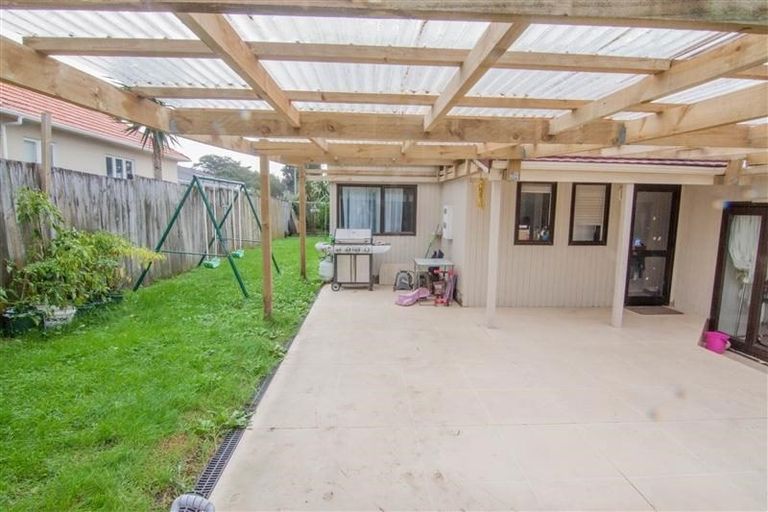 Photo of property in 2/46 Eversleigh Road, Belmont, Auckland, 0622