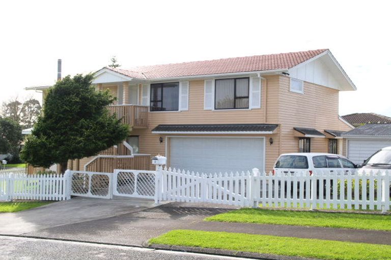 Photo of property in 11 Tomlin Place, Mangere East, Auckland, 2024