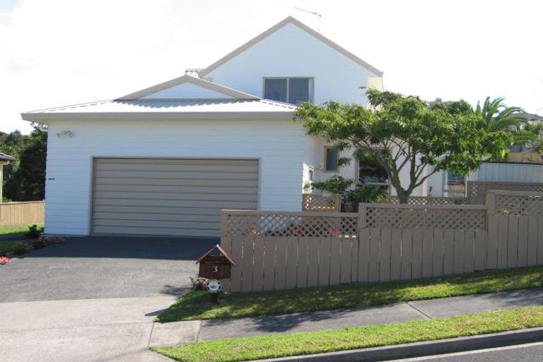 Photo of property in 3 Corwen Place, Torbay, Auckland, 0630