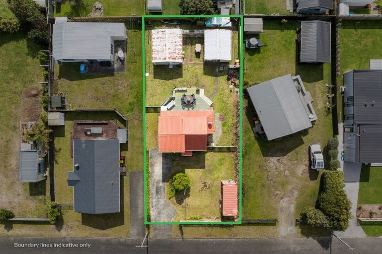 Photo of property in 111 Weka Street, Whangamata, 3620