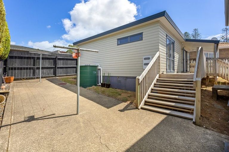 Photo of property in 15a Sarona Avenue, Glen Eden, Auckland, 0602