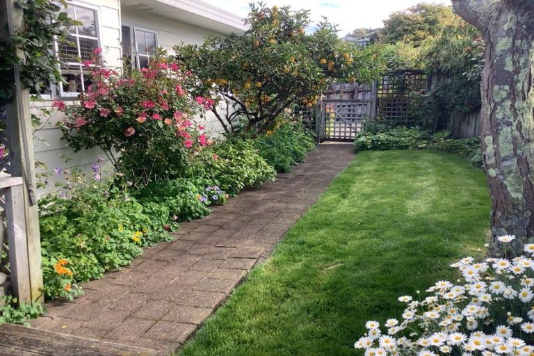 Photo of property in 2/8 Kinder Street, Acacia Bay, Taupo, 3330