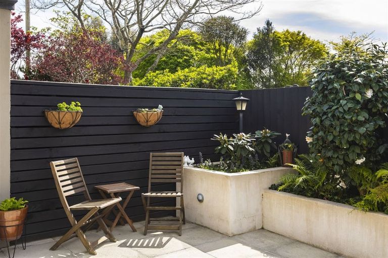 Photo of property in 2/2 Hamilton Avenue, Ilam, Christchurch, 8041