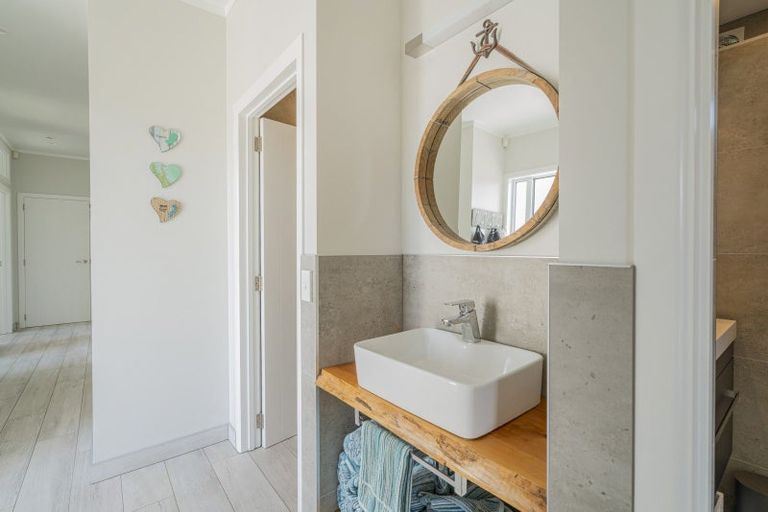 Photo of property in 14 School Road, Whitianga, 3510