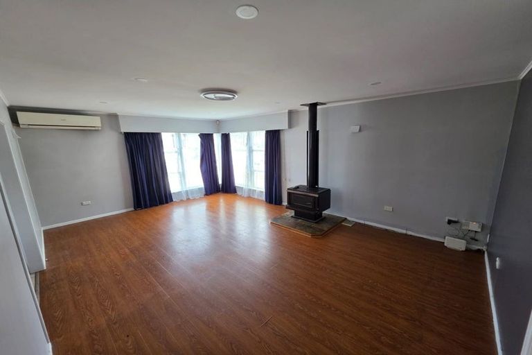 Photo of property in 92 Reeves Road, Pakuranga Heights, Auckland, 2010