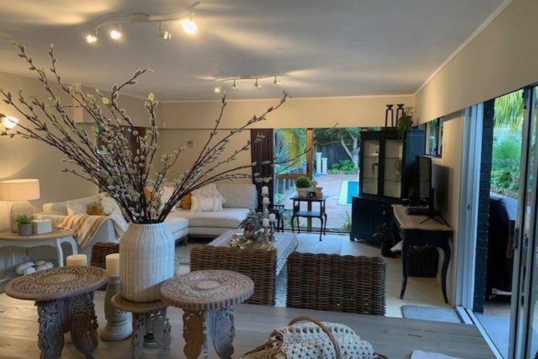 Photo of property in 28 Lakeside Drive, Pahurehure, Papakura, 2113