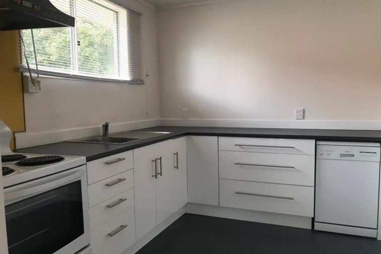 Photo of property in 11a Hartford Crescent, Totara Park, Upper Hutt, 5018