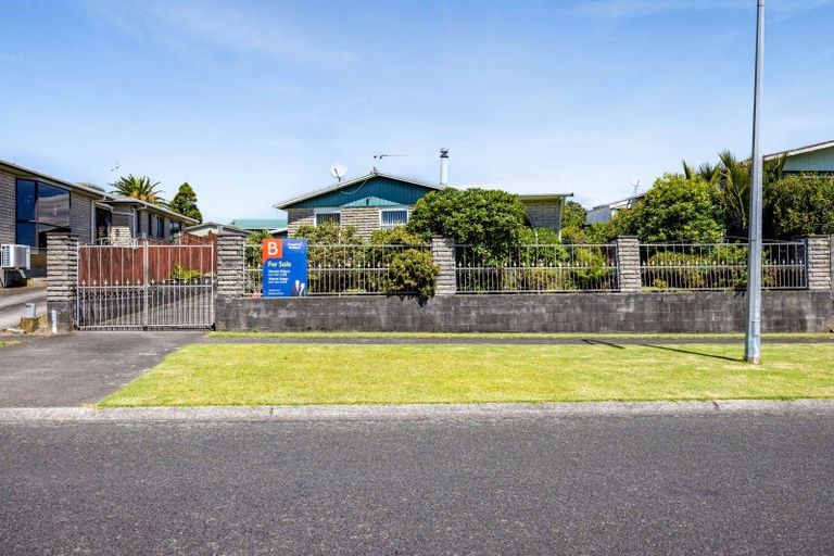 Photo of property in 40 High Street East, Waitara, 4320