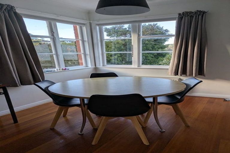 Photo of property in 41 Lincoln Avenue, Tawa, Wellington, 5028