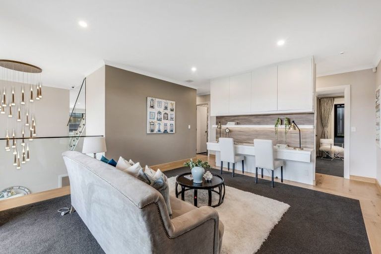 Photo of property in 45 Armstrong Farm Drive, East Tamaki Heights, Auckland, 2016