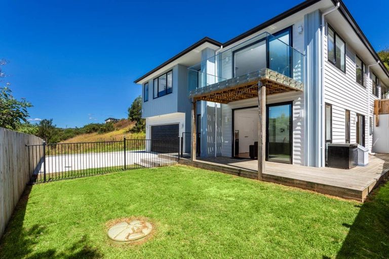 Photo of property in 10 Awaiti Way, Orewa, 0931