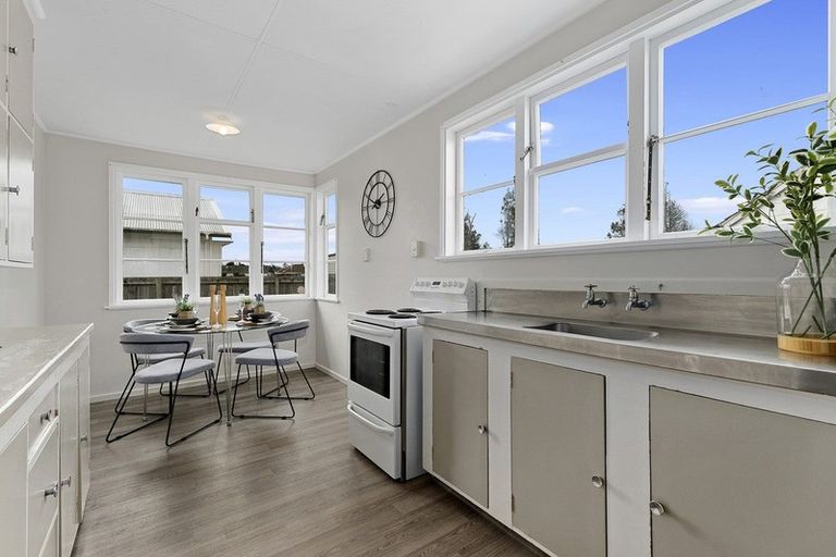 Photo of property in 24 Sare Crescent, Fairfield, Hamilton, 3214