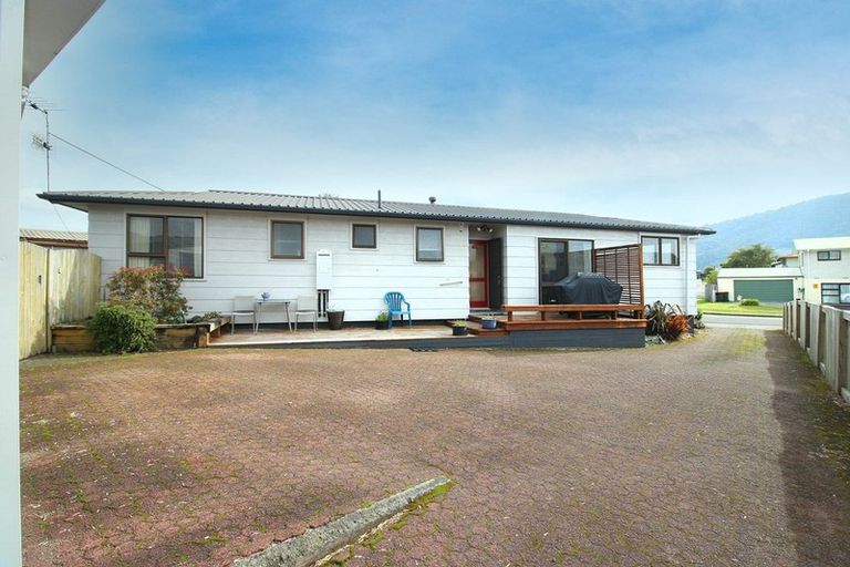 Photo of property in 28 Tawavale Street, Pukehangi, Rotorua, 3015