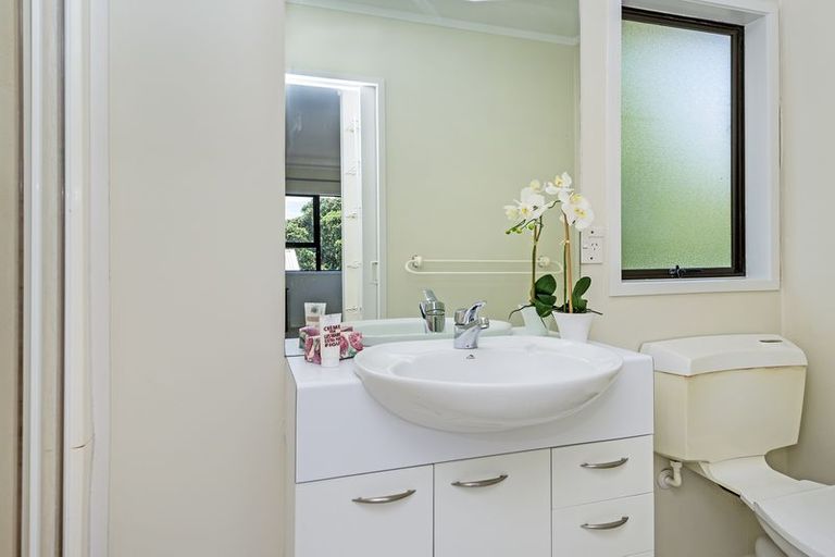 Photo of property in 2/87 Clovelly Road, Bucklands Beach, Auckland, 2012