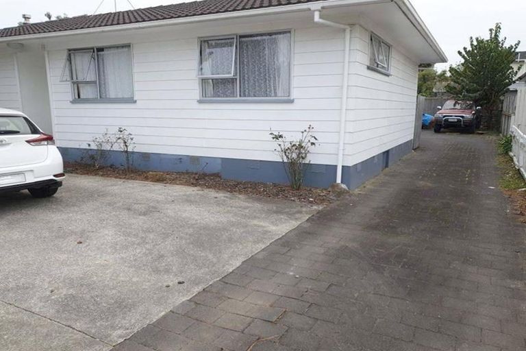 Photo of property in 21 Glennandrew Drive, Half Moon Bay, Auckland, 2012