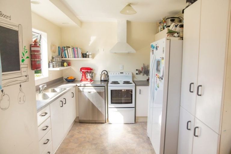 Photo of property in 11 Clarks Beach Road, Clarks Beach, 2122