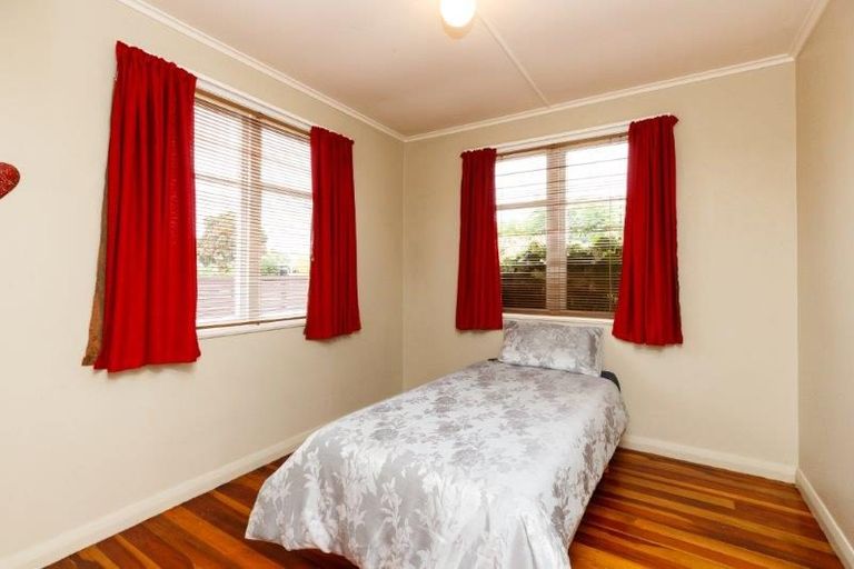 Photo of property in 16 Salisbury Avenue, Terrace End, Palmerston North, 4410
