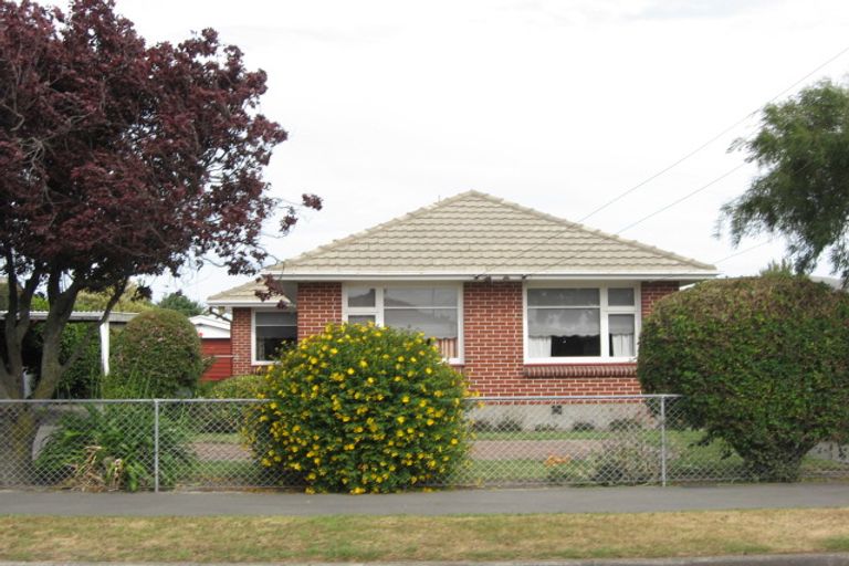 Photo of property in 16 Frensham Crescent, Woolston, Christchurch, 8062