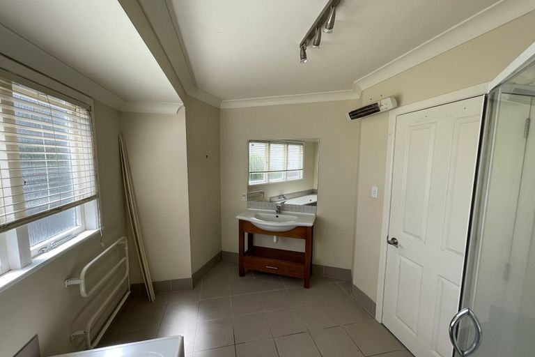 Photo of property in 84 Marlborough Avenue, Glenfield, Auckland, 0629