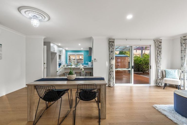 Photo of property in 16 Semillon Avenue, Henderson, Auckland, 0612