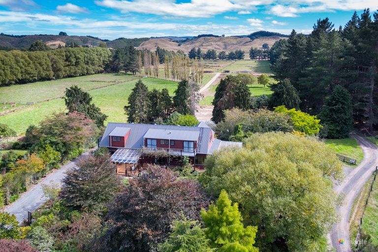 Photo of property in 224 Katherine Mansfield Drive, Whitemans Valley, Upper Hutt, 5371
