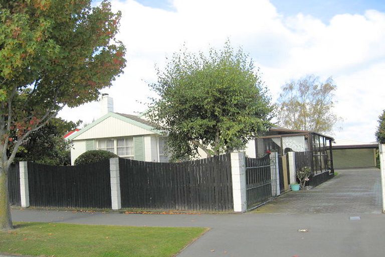 Photo of property in 23 Seagrave Place, Ilam, Christchurch, 8041