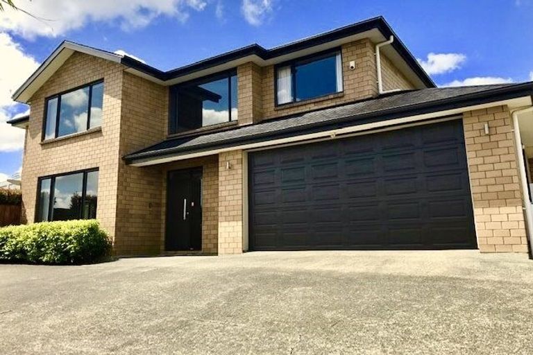 Photo of property in 33 Kilkelly Avenue, Pinehill, Auckland, 0632