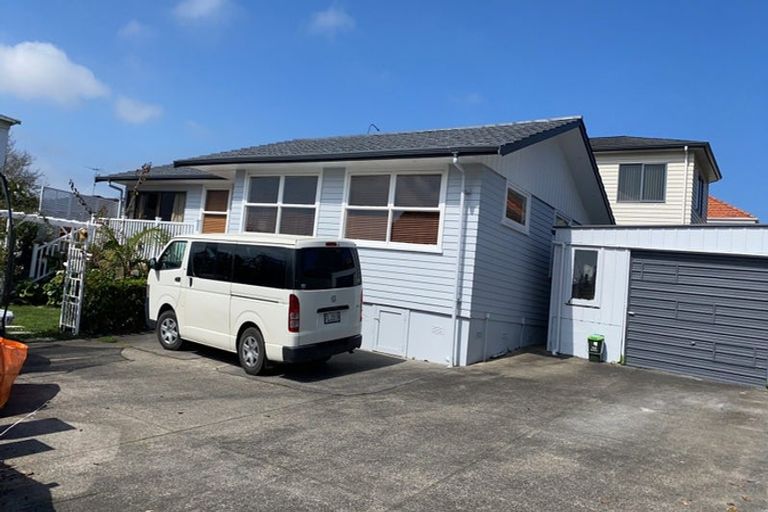 Photo of property in 27 Exminster Street, Blockhouse Bay, Auckland, 0600
