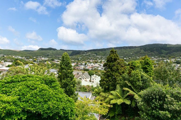Photo of property in 21 Court Road, Tawa, Wellington, 5028