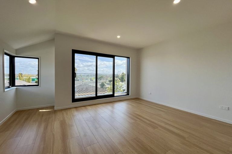 Photo of property in 523f Pakuranga Road, Howick, Auckland, 2010