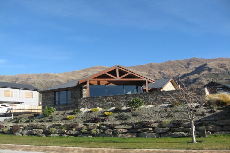 Photo of property in 10 Hyland Street, Wanaka, 9305