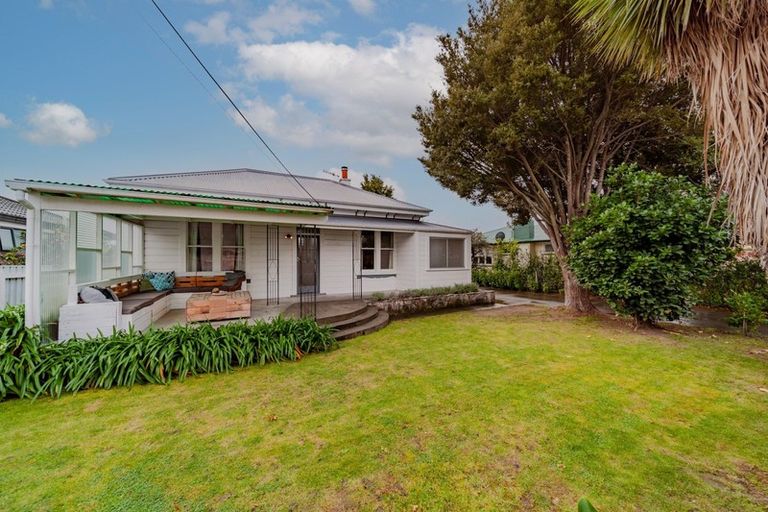 Photo of property in 40 Middle Road, Havelock North, 4130