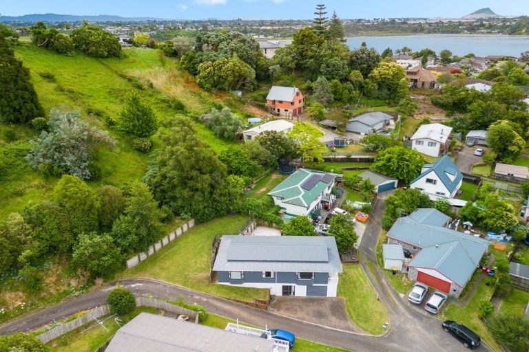 Photo of property in 10 Herald Way, Welcome Bay, Tauranga, 3112