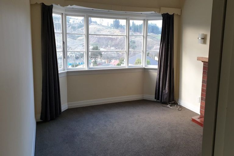 Photo of property in 19 Scotland Terrace, Green Island, Dunedin, 9018