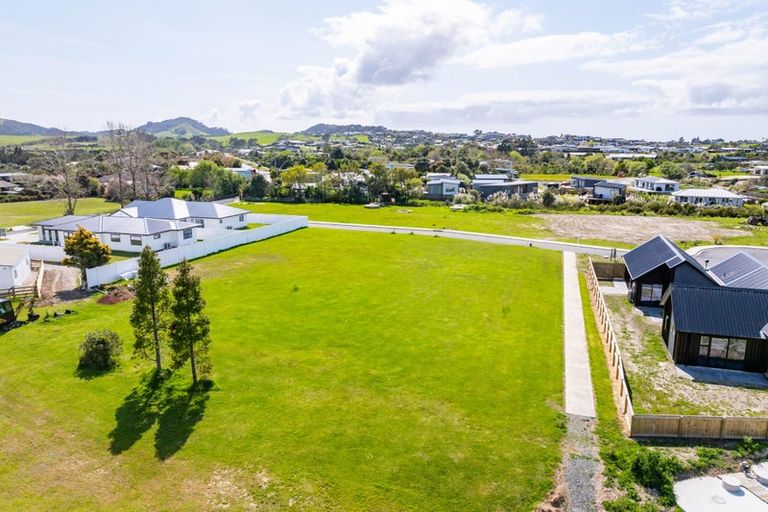 Photo of property in 4 Grey Heron Close, Mangawhai Heads, 0573