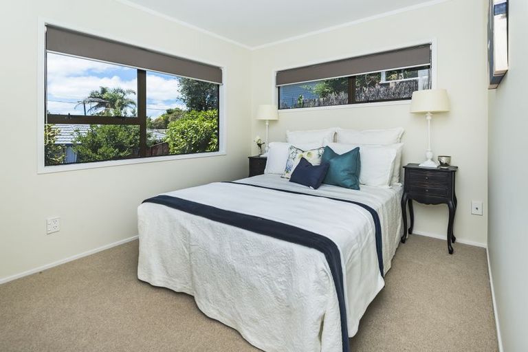 Photo of property in 2/87 Clovelly Road, Bucklands Beach, Auckland, 2012