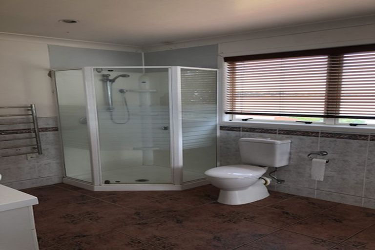 Photo of property in 27a St Annes Crescent, Wattle Downs, Auckland, 2103