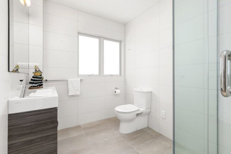 Photo of property in 1/154 Marine Parade, Mount Maunganui, 3116