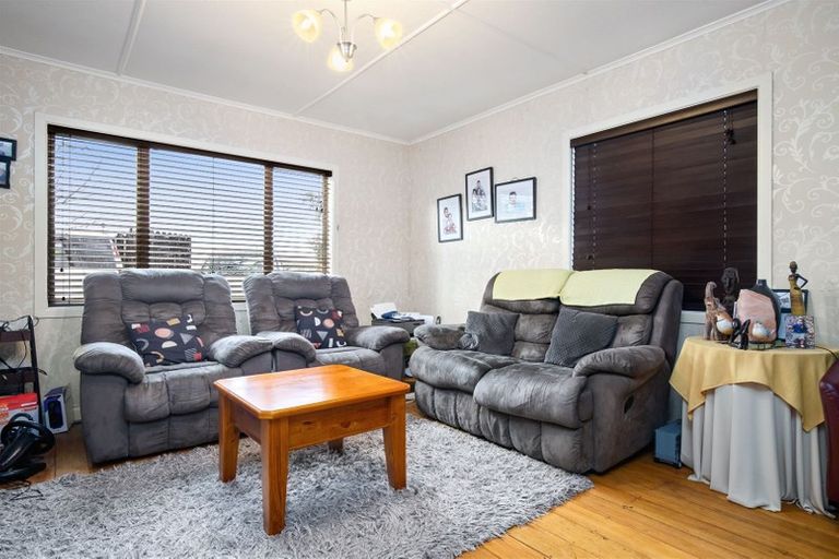 Photo of property in 1 Collingwood Road, Waiuku, 2123