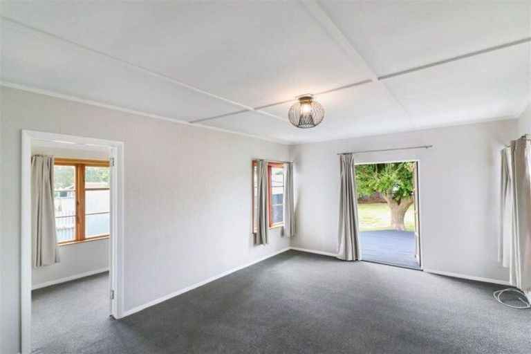 Photo of property in 10 Victor Street, Dannevirke, 4930