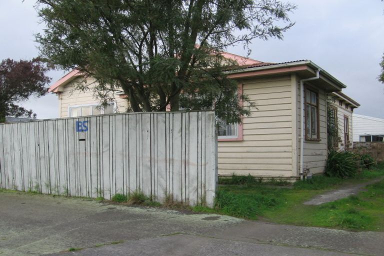 Photo of property in 135 Heretaunga Street, Palmerston North, 4414