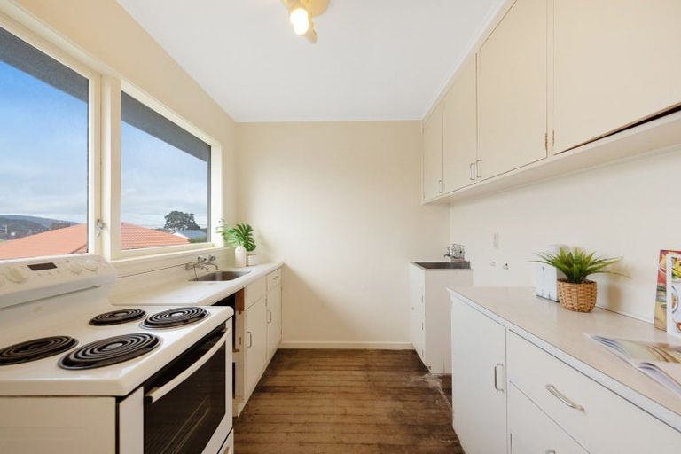 Photo of property in 5/139 Queens Drive, Lyall Bay, Wellington, 6022